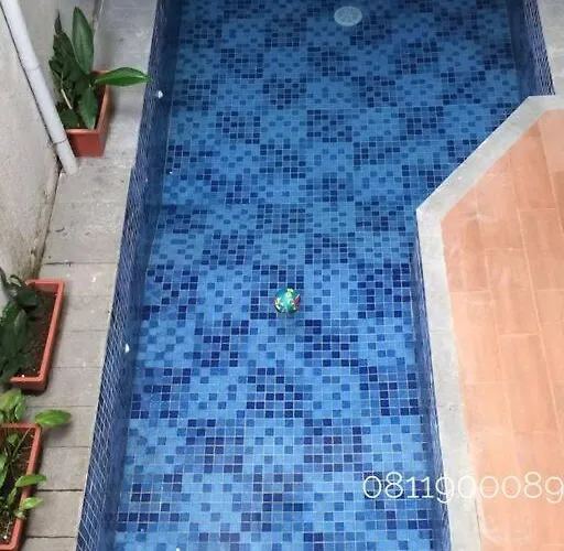 Hazel House With Swimming Pool By Grorental