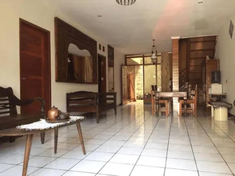Villa Hazel House With Swimming Pool By Grorental